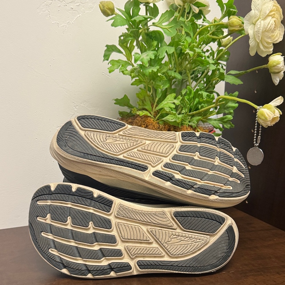 Altra Black and Cream Athletic Shoes - Picture 3 of 5